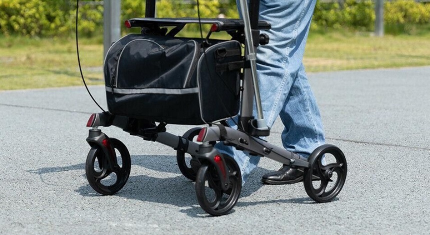 7 Best Upright Walkers for Seniors – Feel the Support! (Spring 2022)